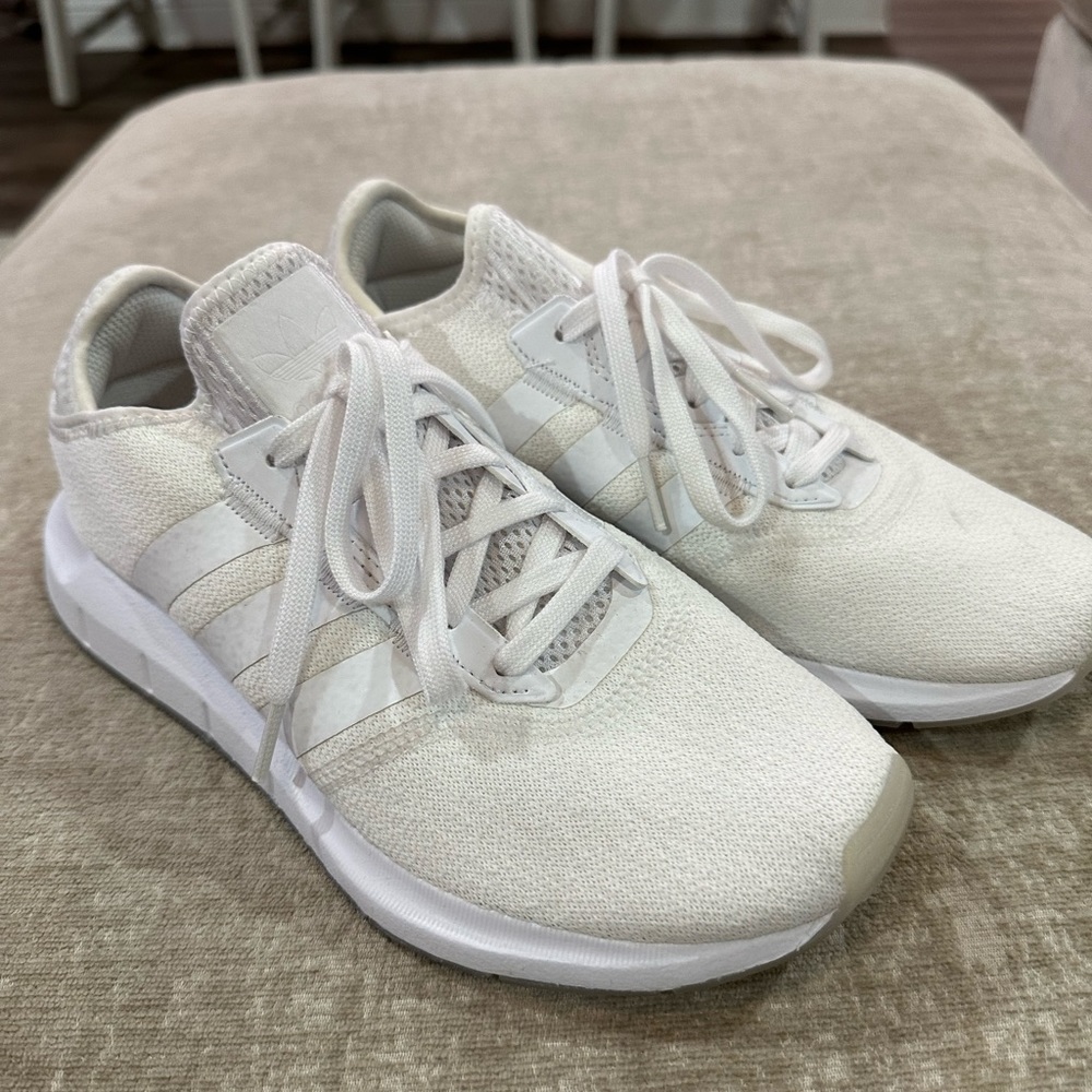 Women’s adidas Sneakers Swift Run Sz 8